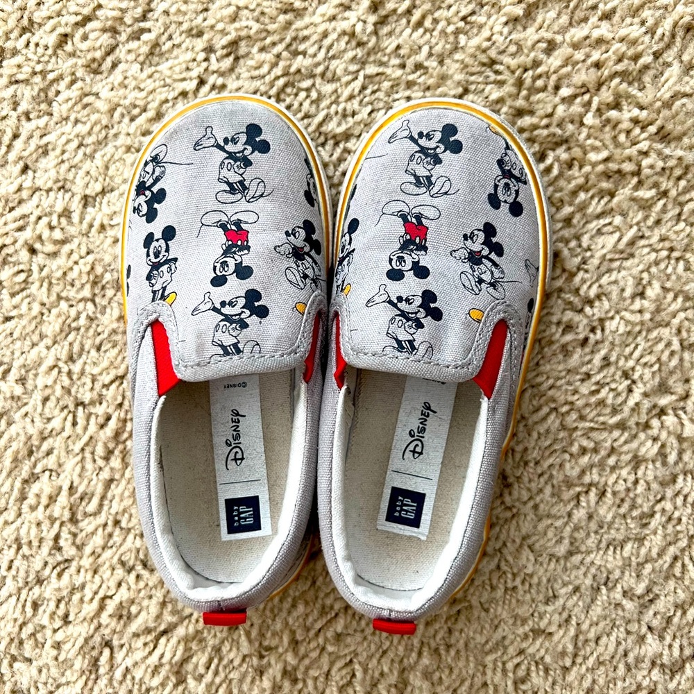 Toddler Mickey Mouse Gray Slip-On Sneakers Size 8